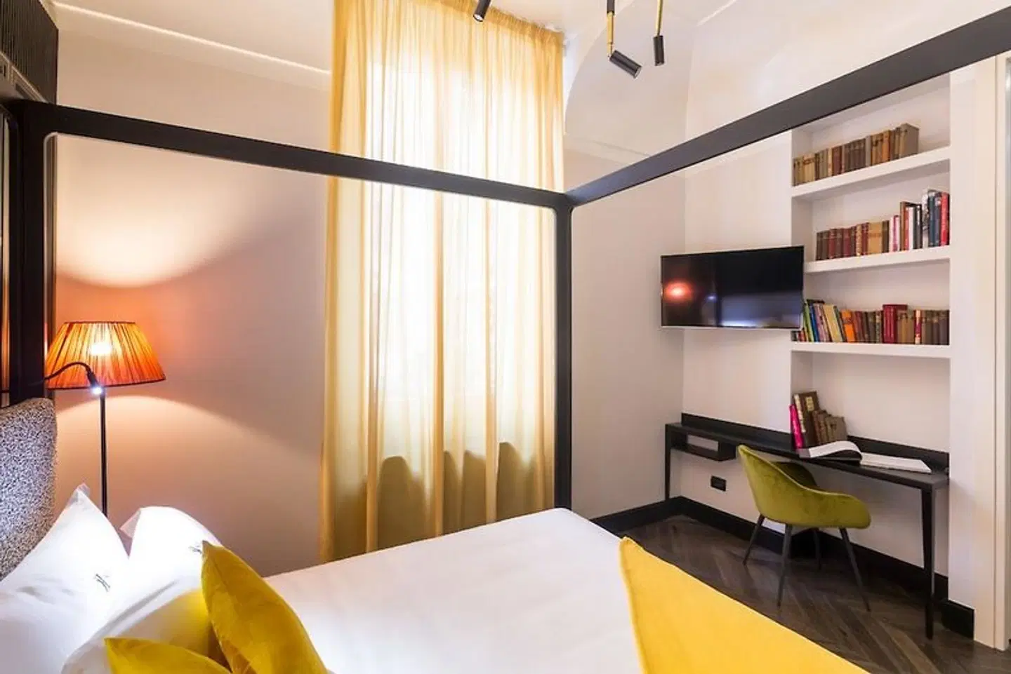 THE H'ALL TAILOR SUITE ROMA ROOM_EXAMPLE