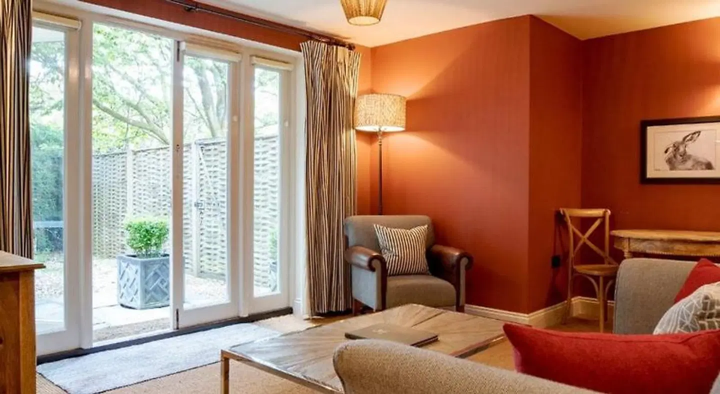 Hare & Hounds ROOM_EXAMPLE