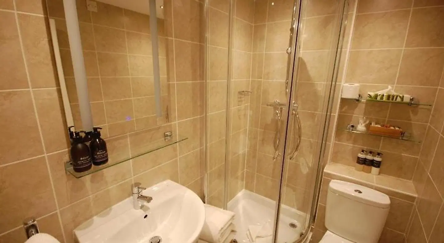 Tigh Na Cloich Hotel Badezimmer