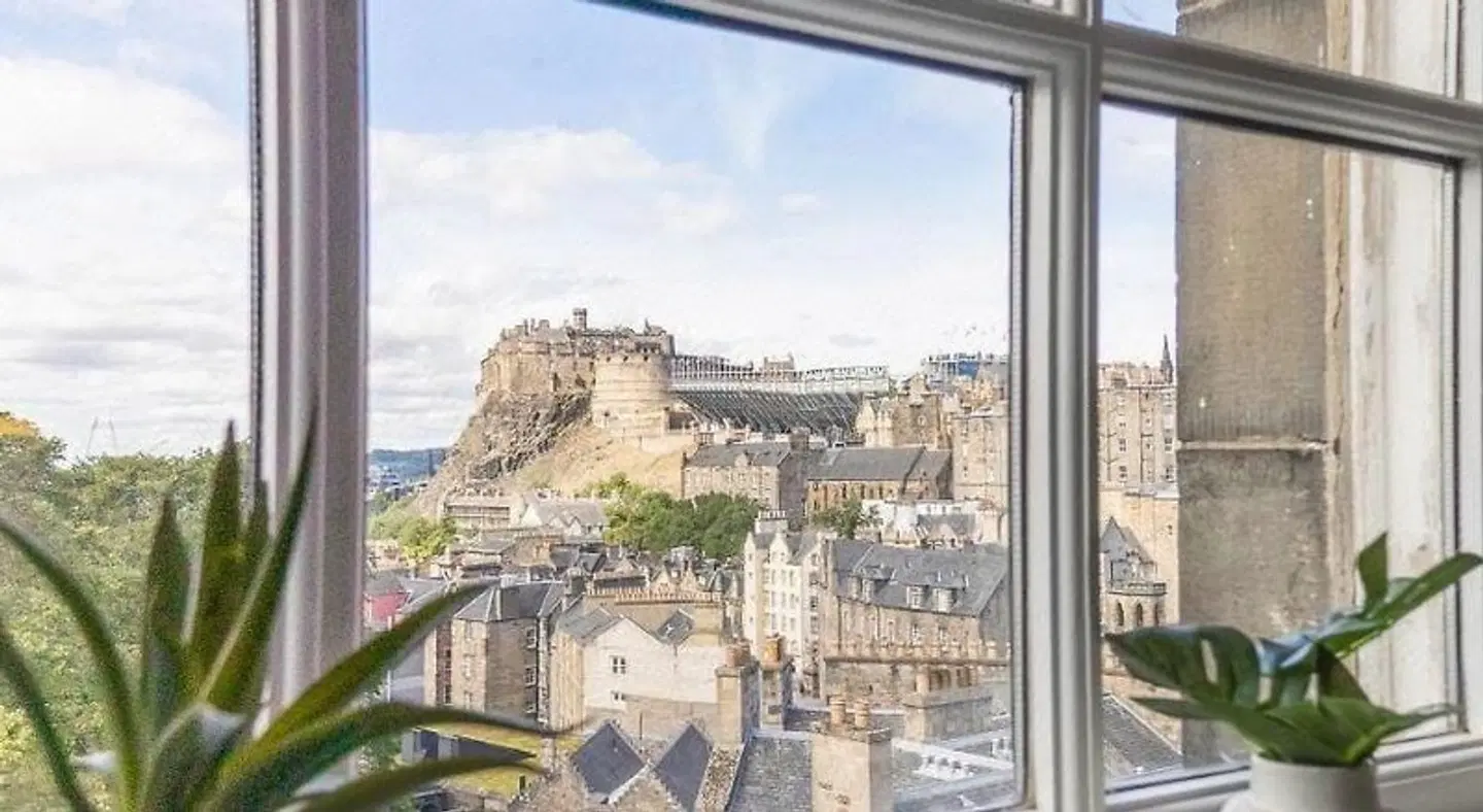 Destiny Scotland - George IV Apartments Terrasse