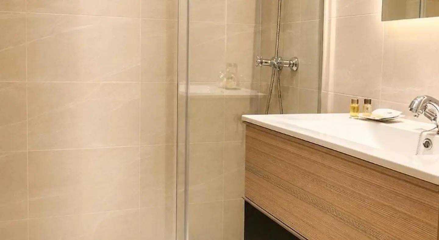 Hotel Hispania Badezimmer