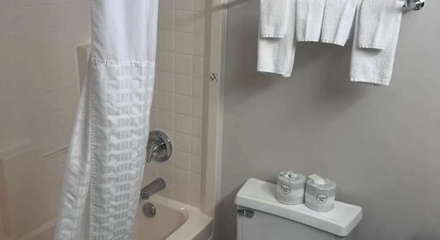 Quality Inn & Suites Mountain Home North Badezimmer