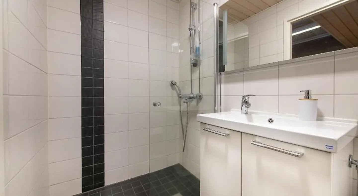 Hotelli Viikinhovi Badezimmer