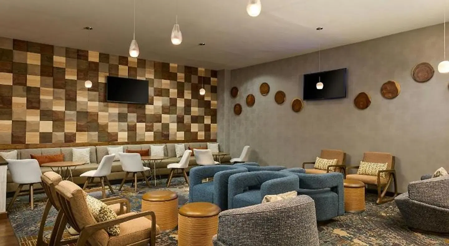 Marriott El Paso Bar