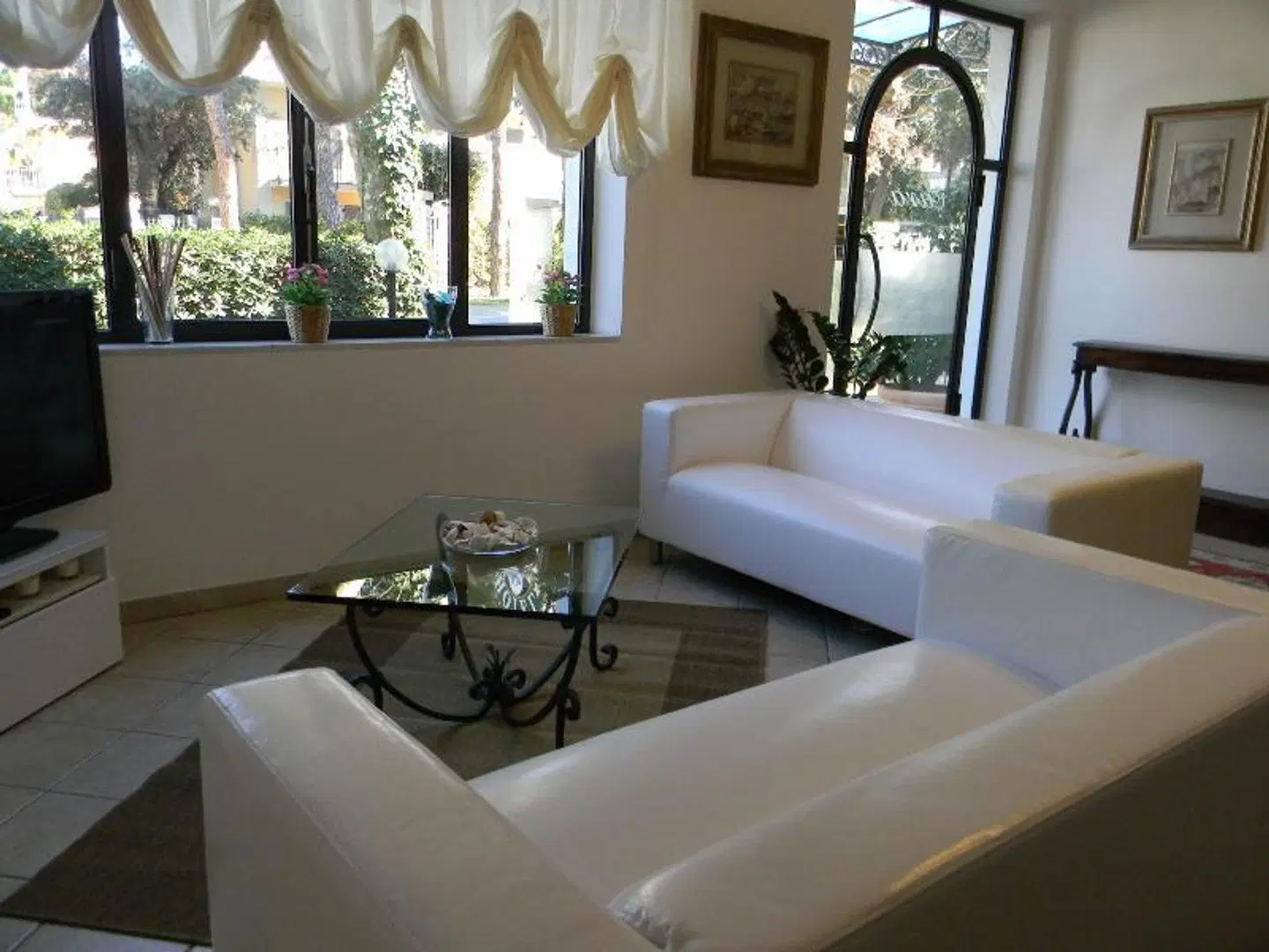 Eura ROOM_EXAMPLE