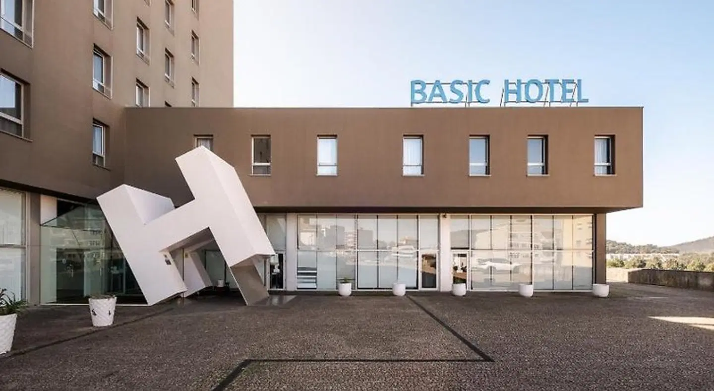 Basic Braga by Axis EXTERIOR