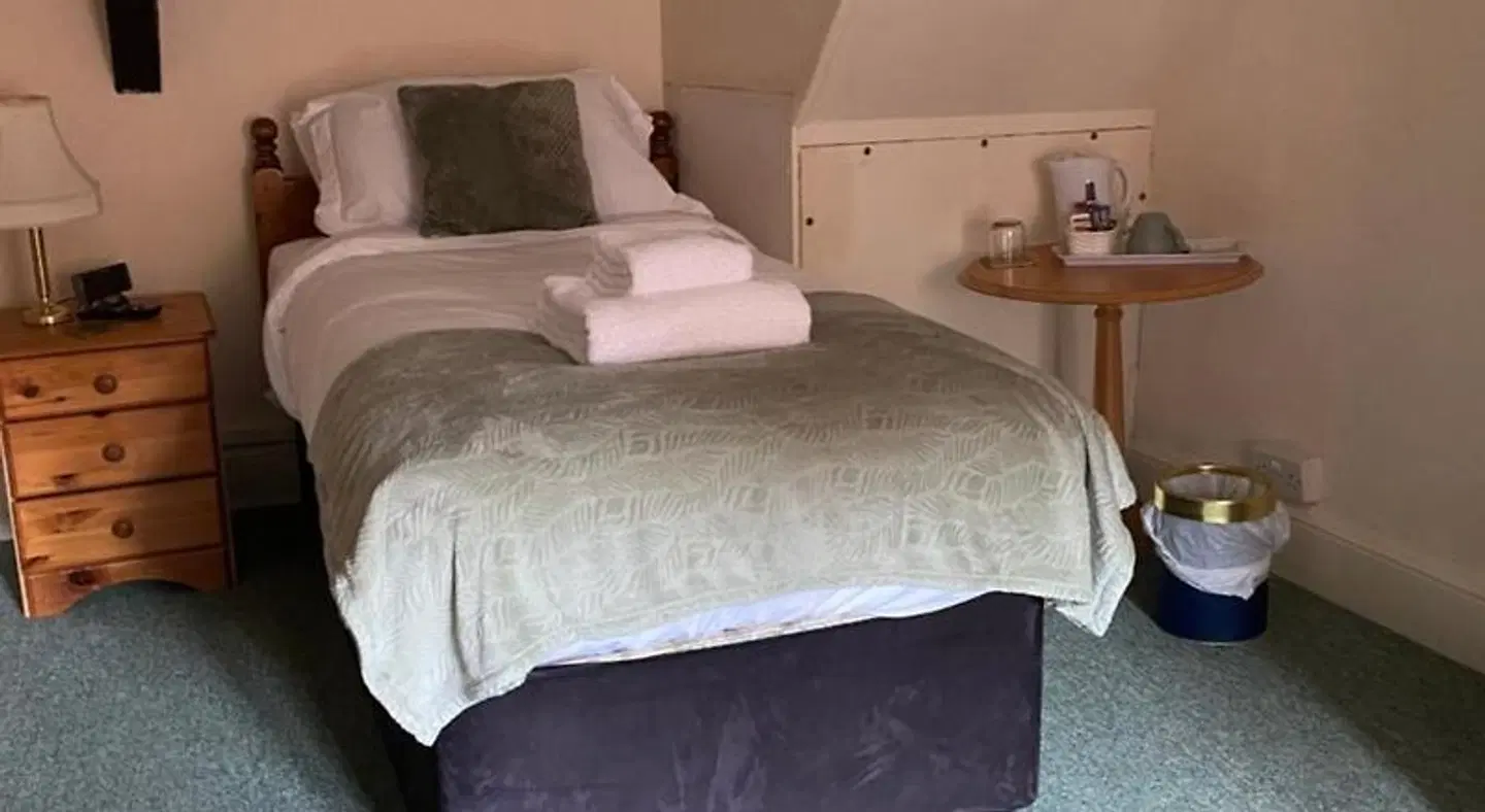 The Phelips Arms ROOM_EXAMPLE