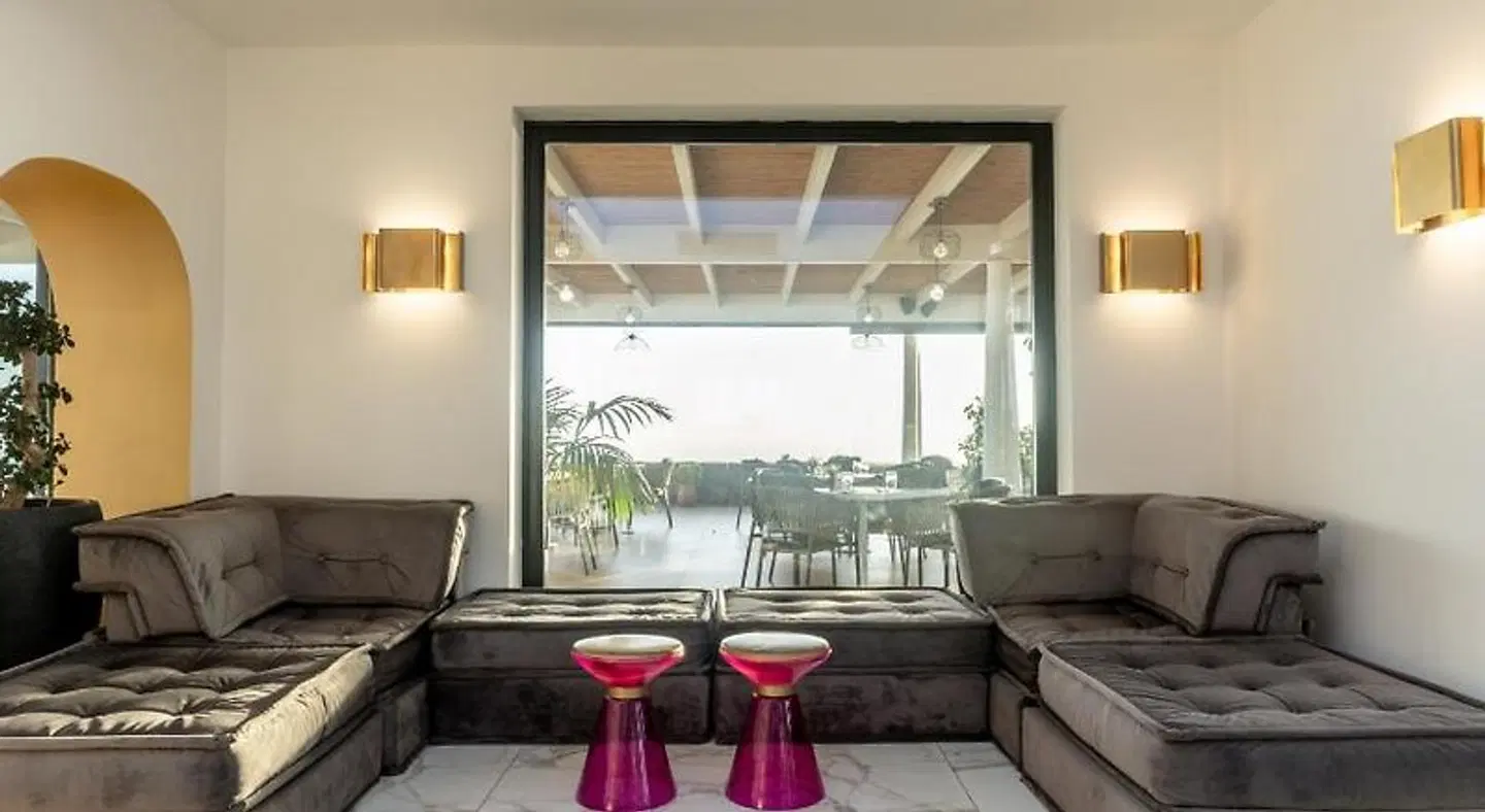 Cresanto Luxury Suites ROOM_EXAMPLE
