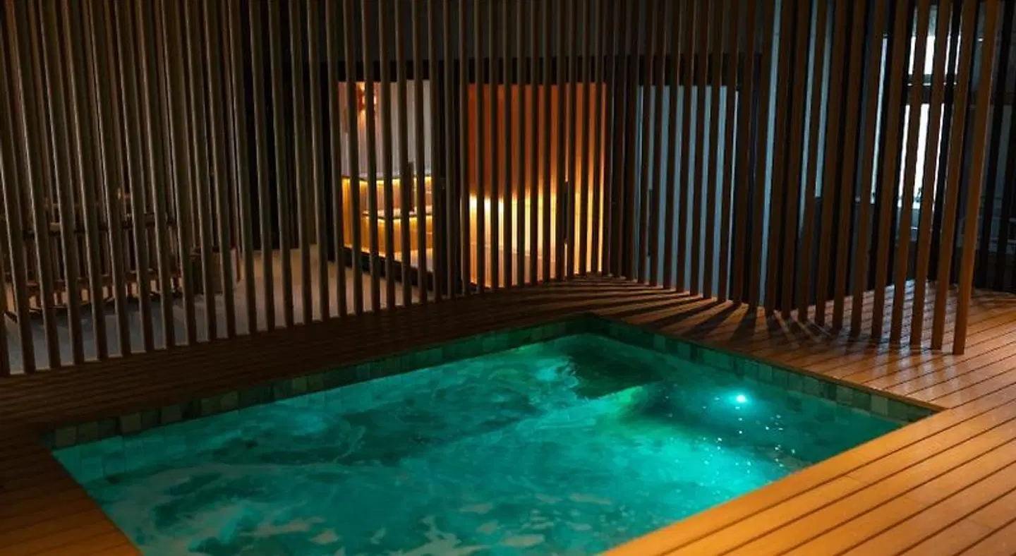 Laghetto Stilo São Paulo Hallenbad