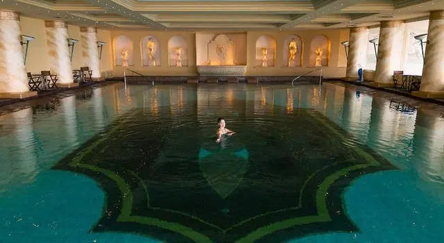 Grand Hotel Dino Hallenbad