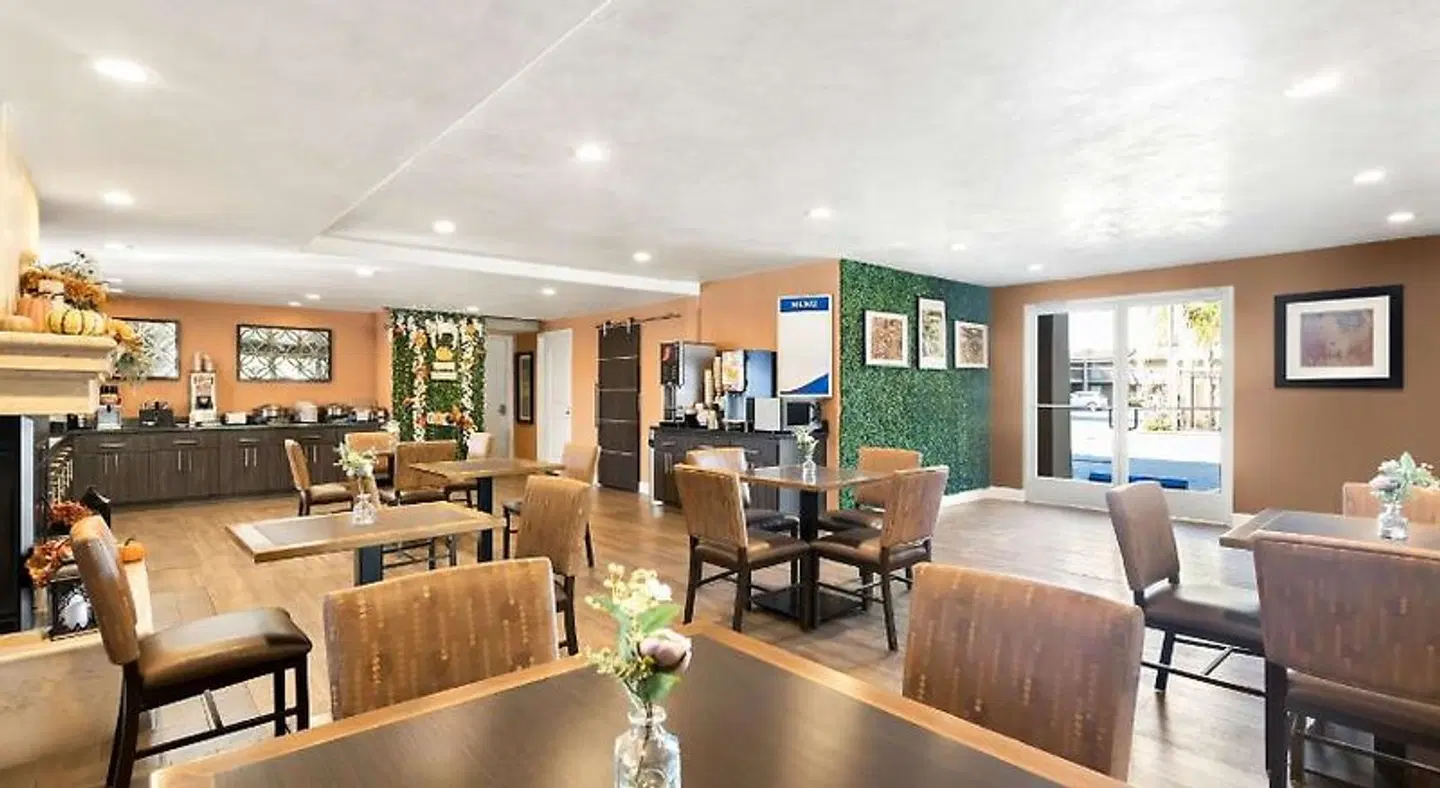 Best Western University Inn Santa Clara Bar