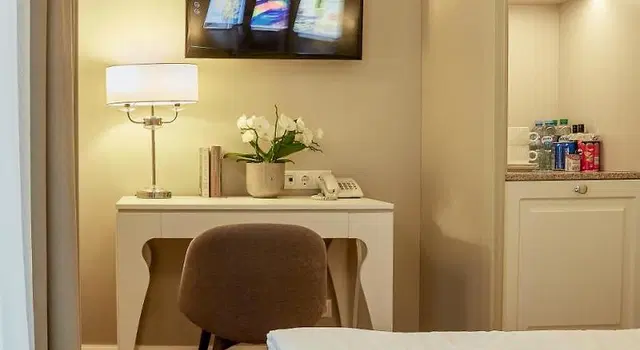 Ratonda ROOM_EXAMPLE