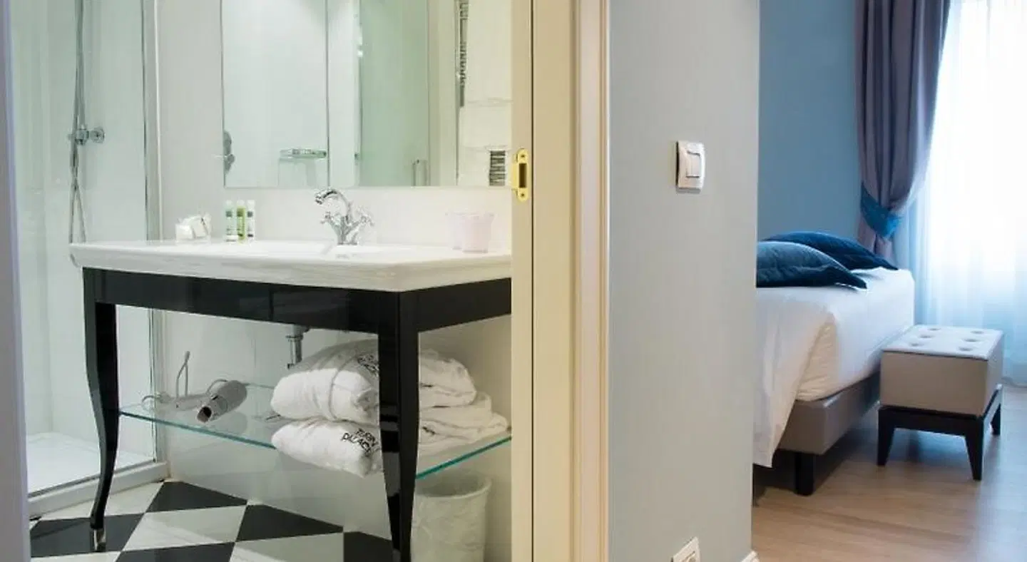 Turin Palace Hotel Badezimmer