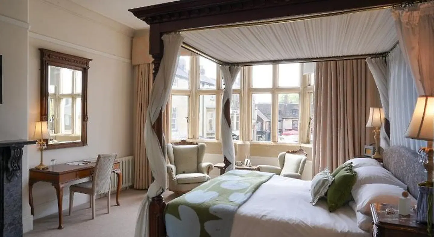 The Falcon Hotel ROOM_EXAMPLE