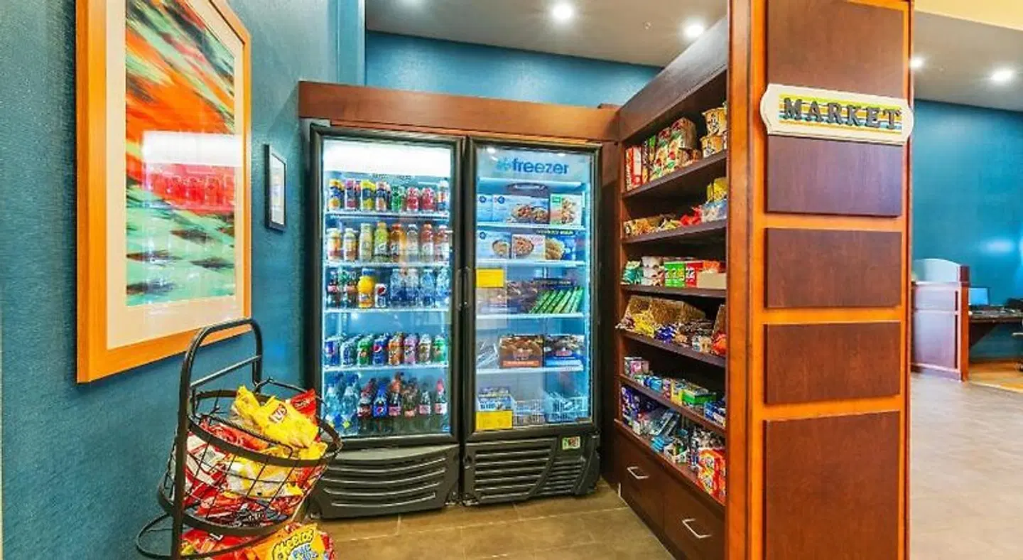 Comfort Inn & Suites Bar