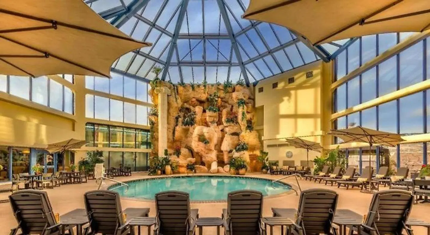 Atlantis Casino Resort Spa Hallenbad