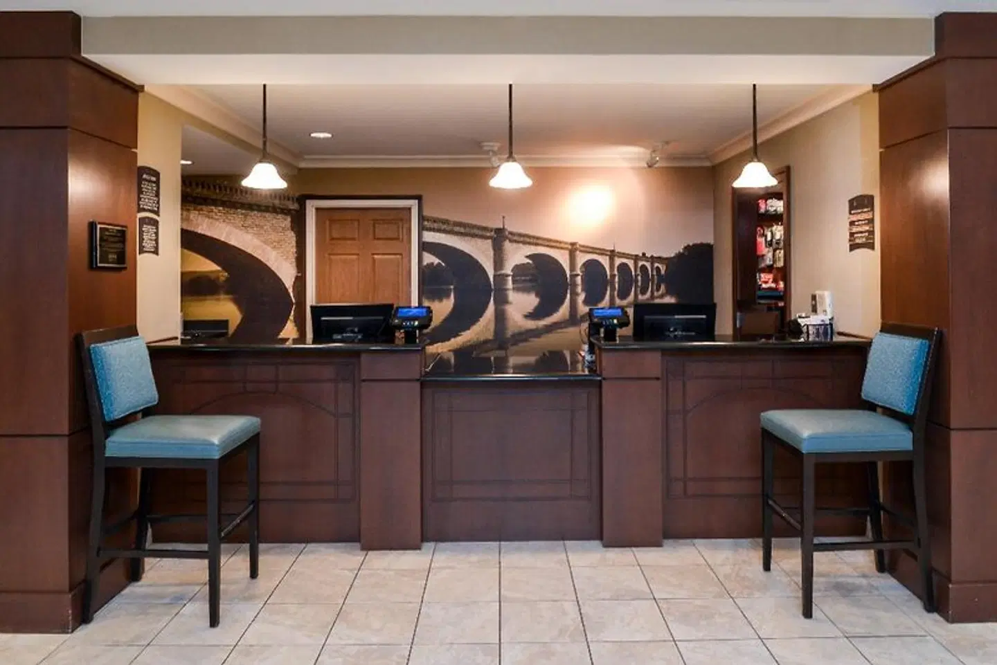 Staybridge Suites Indianapolis Downtown - Convention Center by IHG LOUNGE_LOBBY