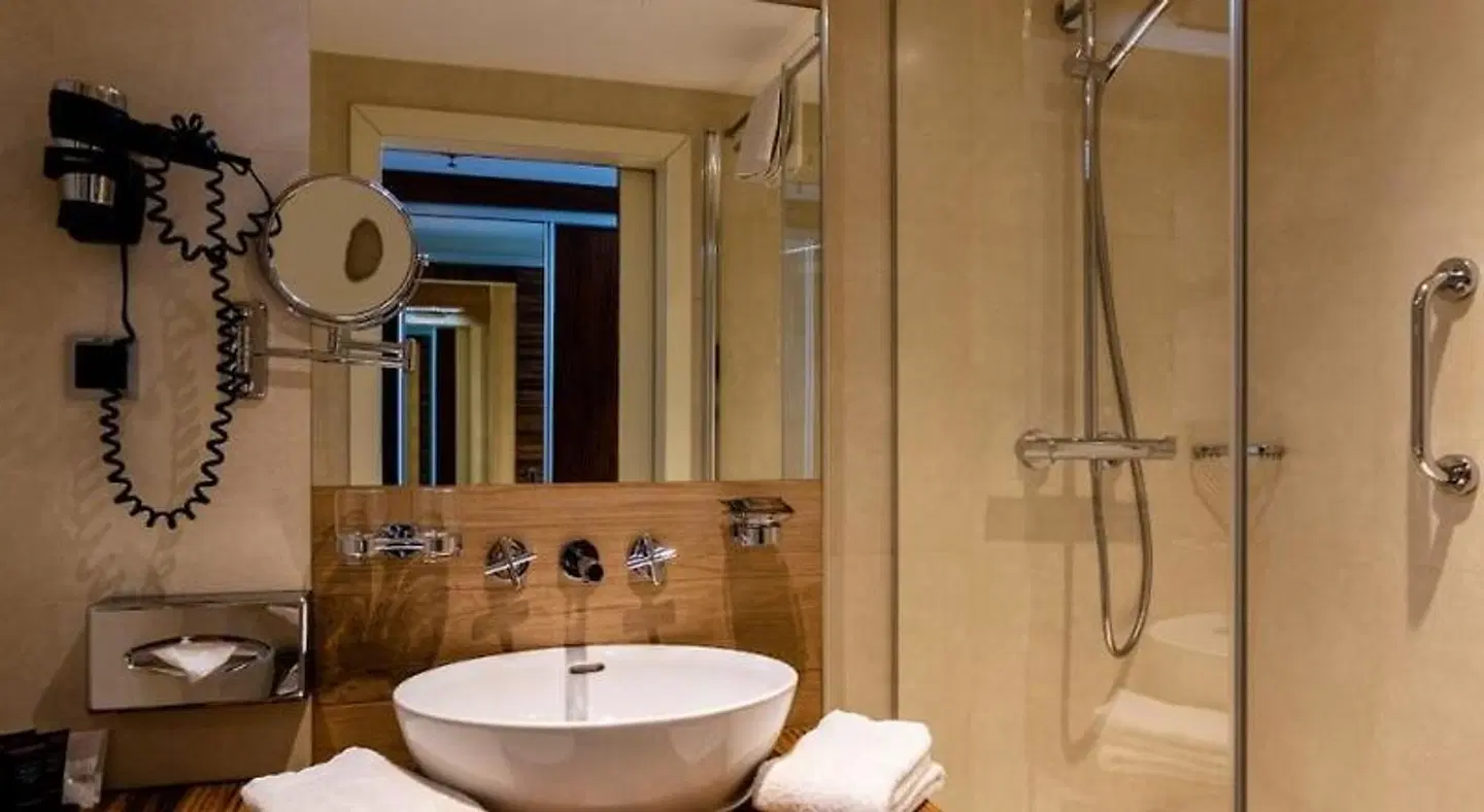 Avalon Hotel Badezimmer