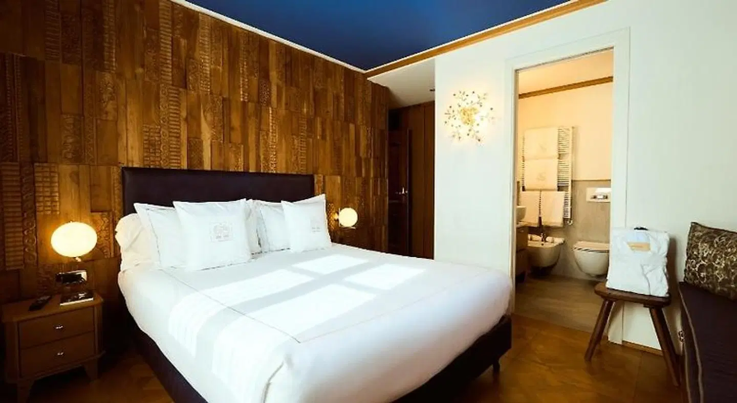Ambra ROOM_EXAMPLE