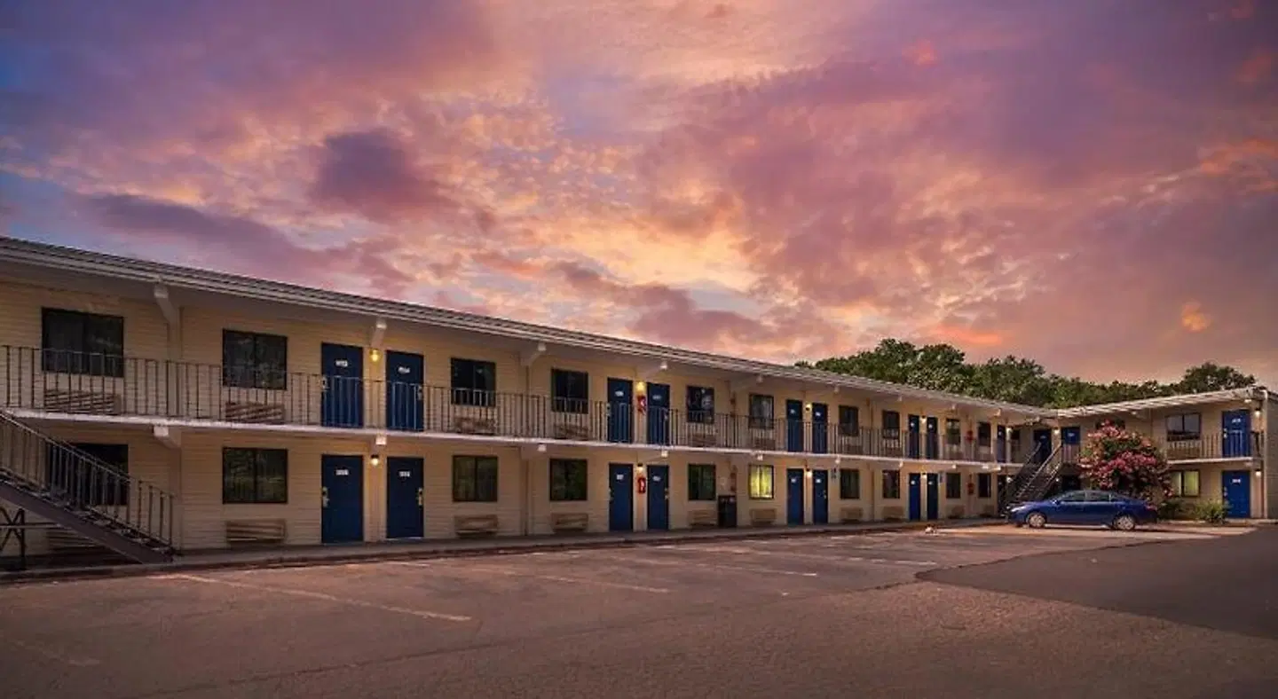 Motel 6 Norfolk, VA EXTERIOR
