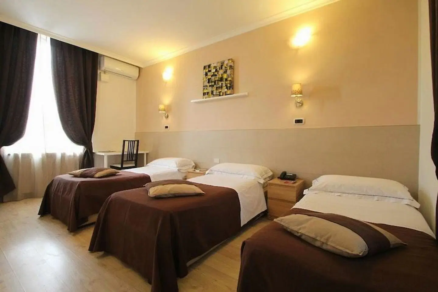 Indipendenza ROOM_EXAMPLE