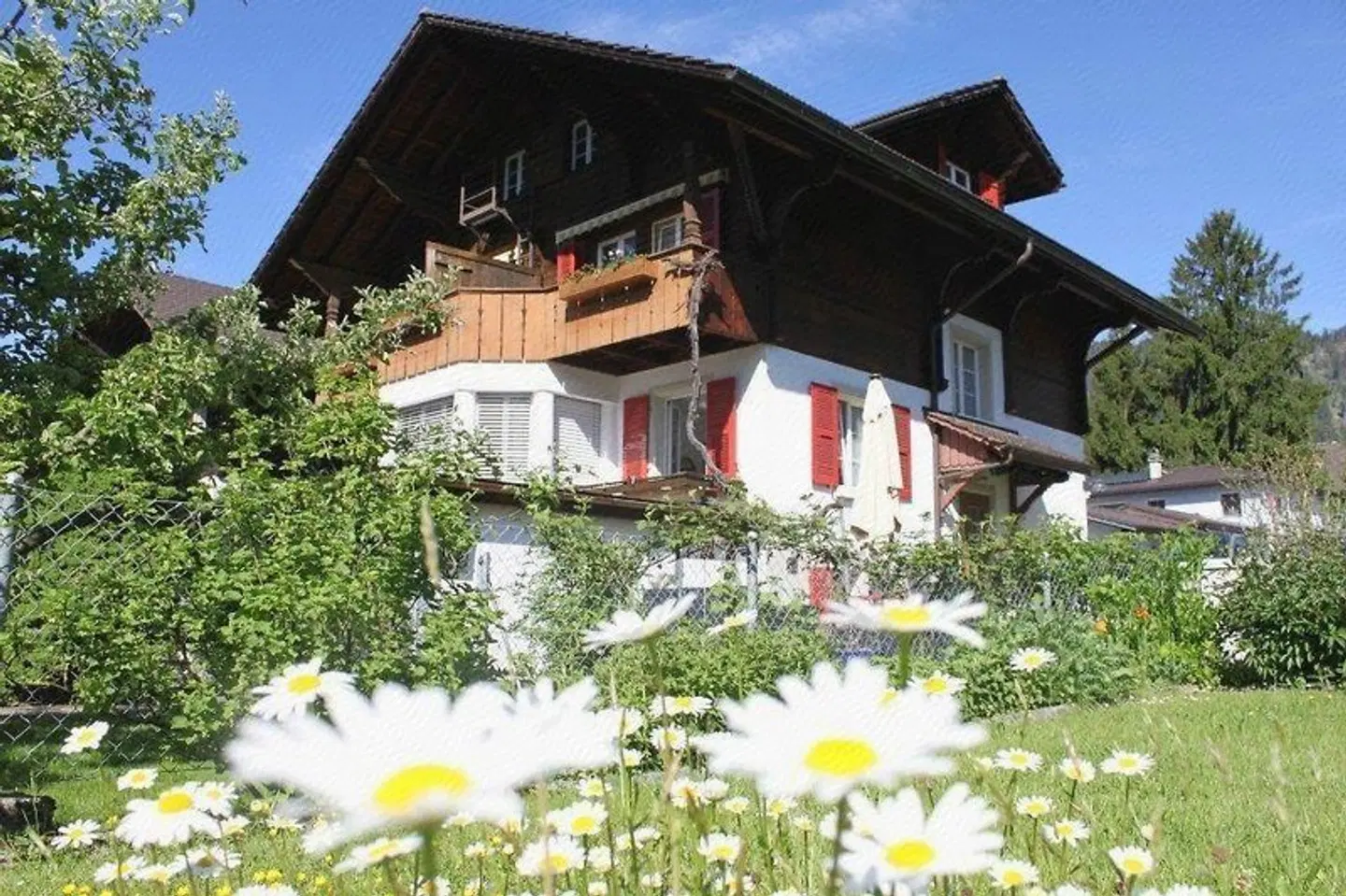 Adventure Guesthouse Interlaken EXTERIOR
