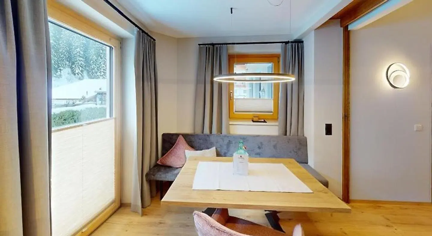 Jakober ROOM_EXAMPLE