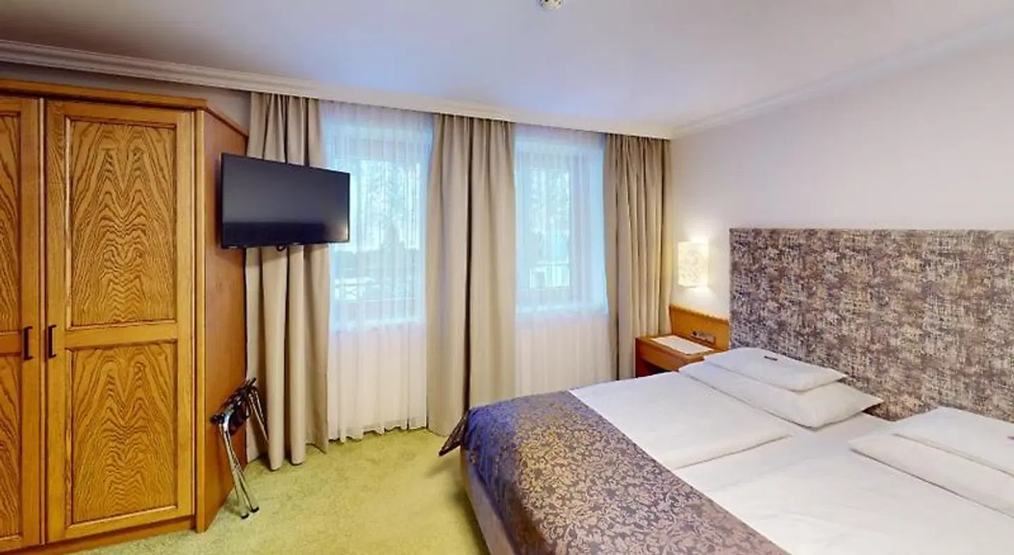Jakober ROOM_EXAMPLE