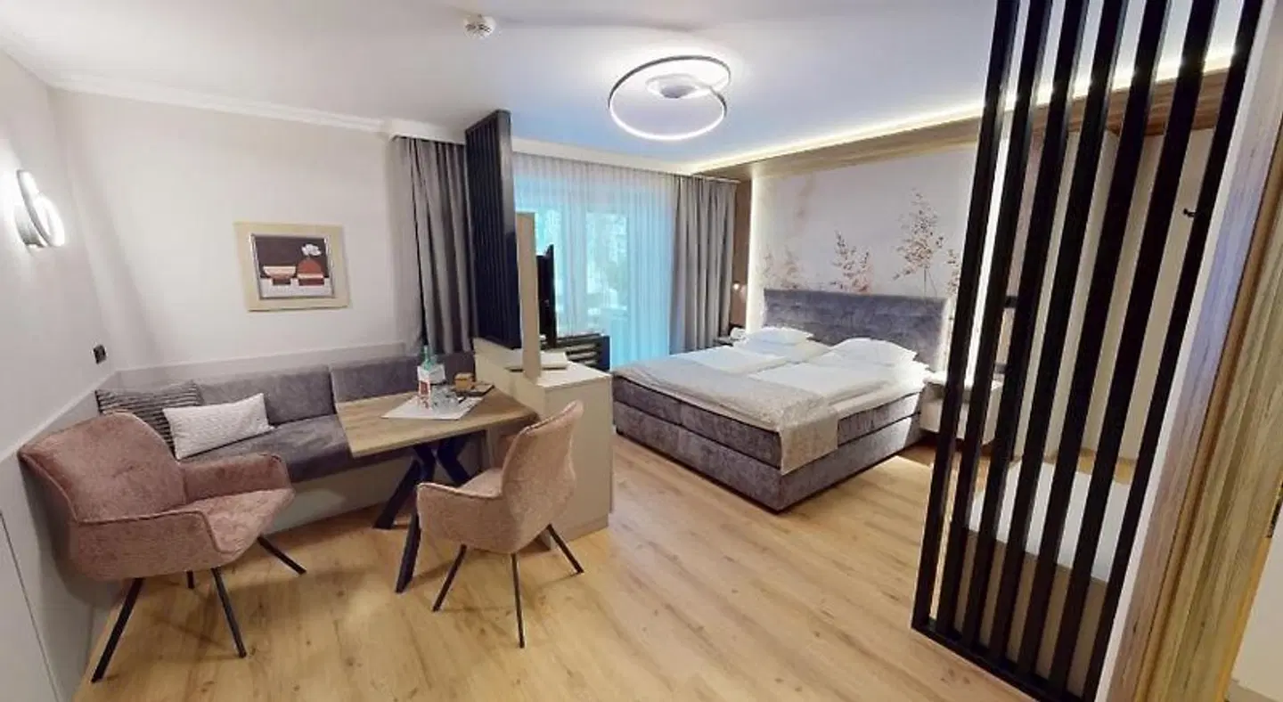 Jakober ROOM_EXAMPLE