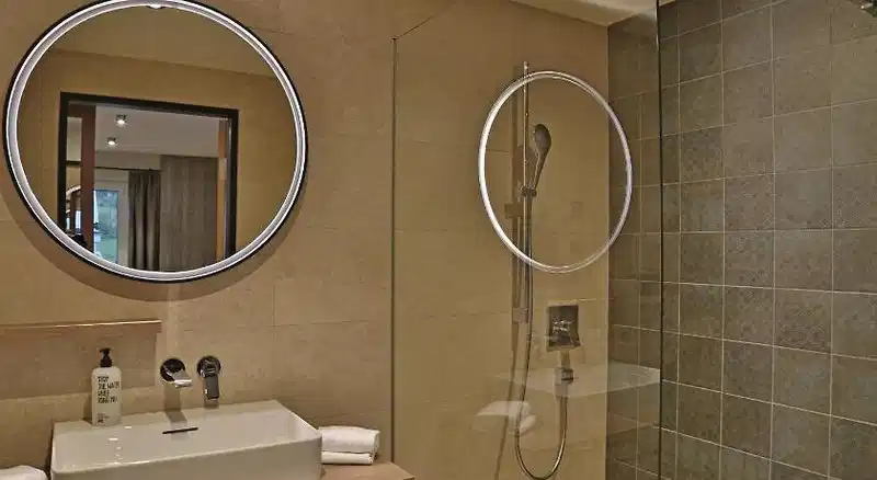 PEOPLES HOTEL – Hotelfoto