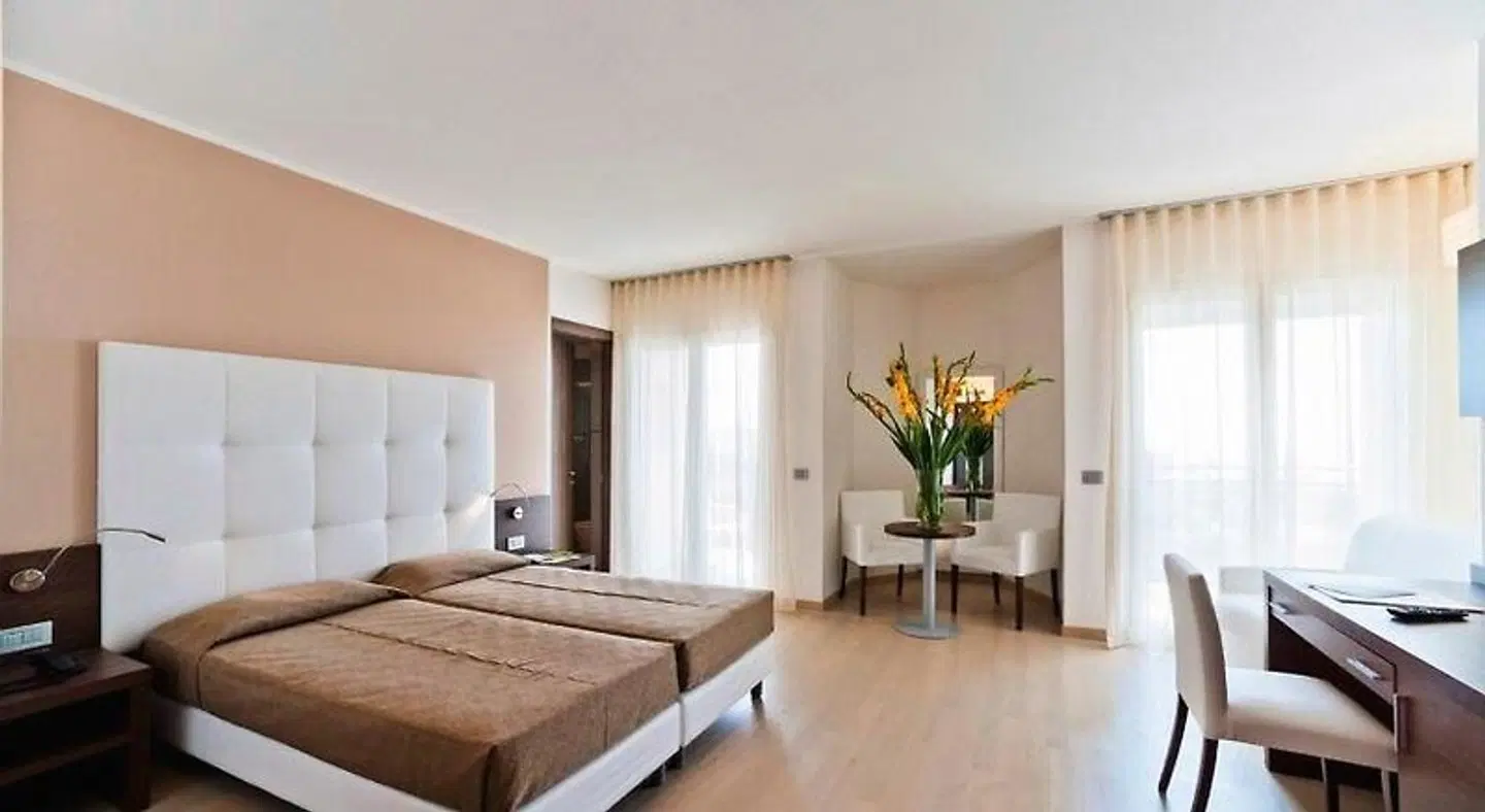 Italy ROOM_EXAMPLE