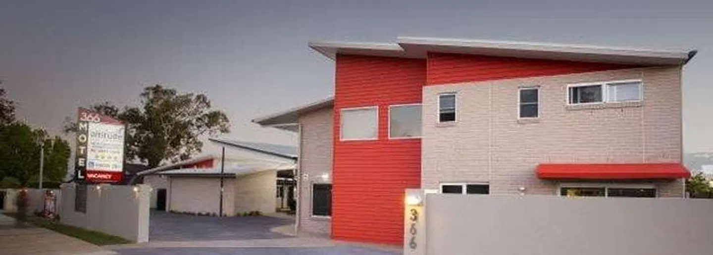 Altitude Motel Apartments EXTERIOR