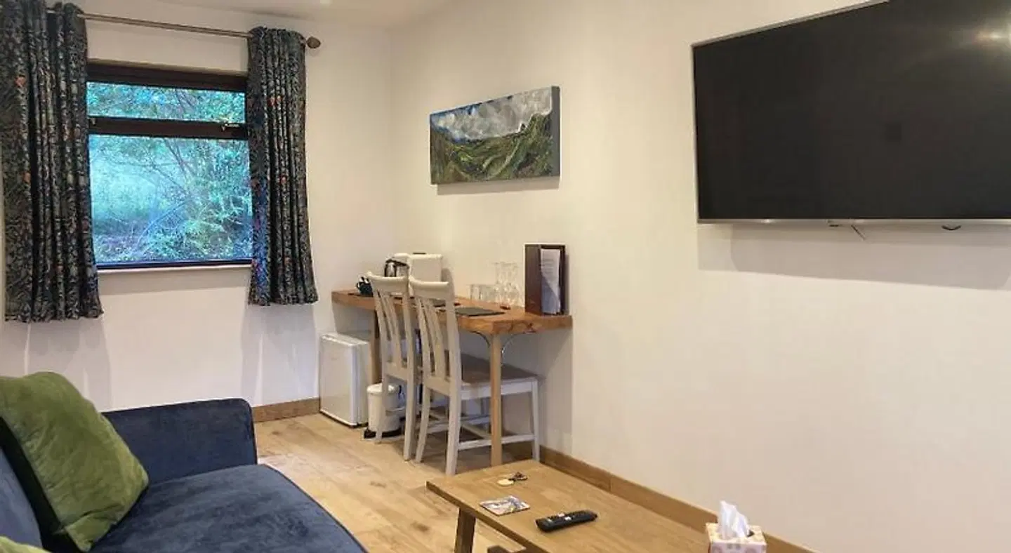 Glendale View ROOM_EXAMPLE