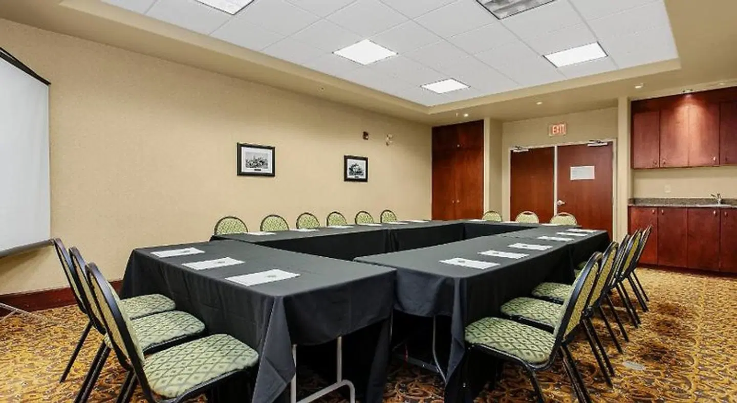 Holiday Inn & Suites Lloydminster by IHG Konferenz