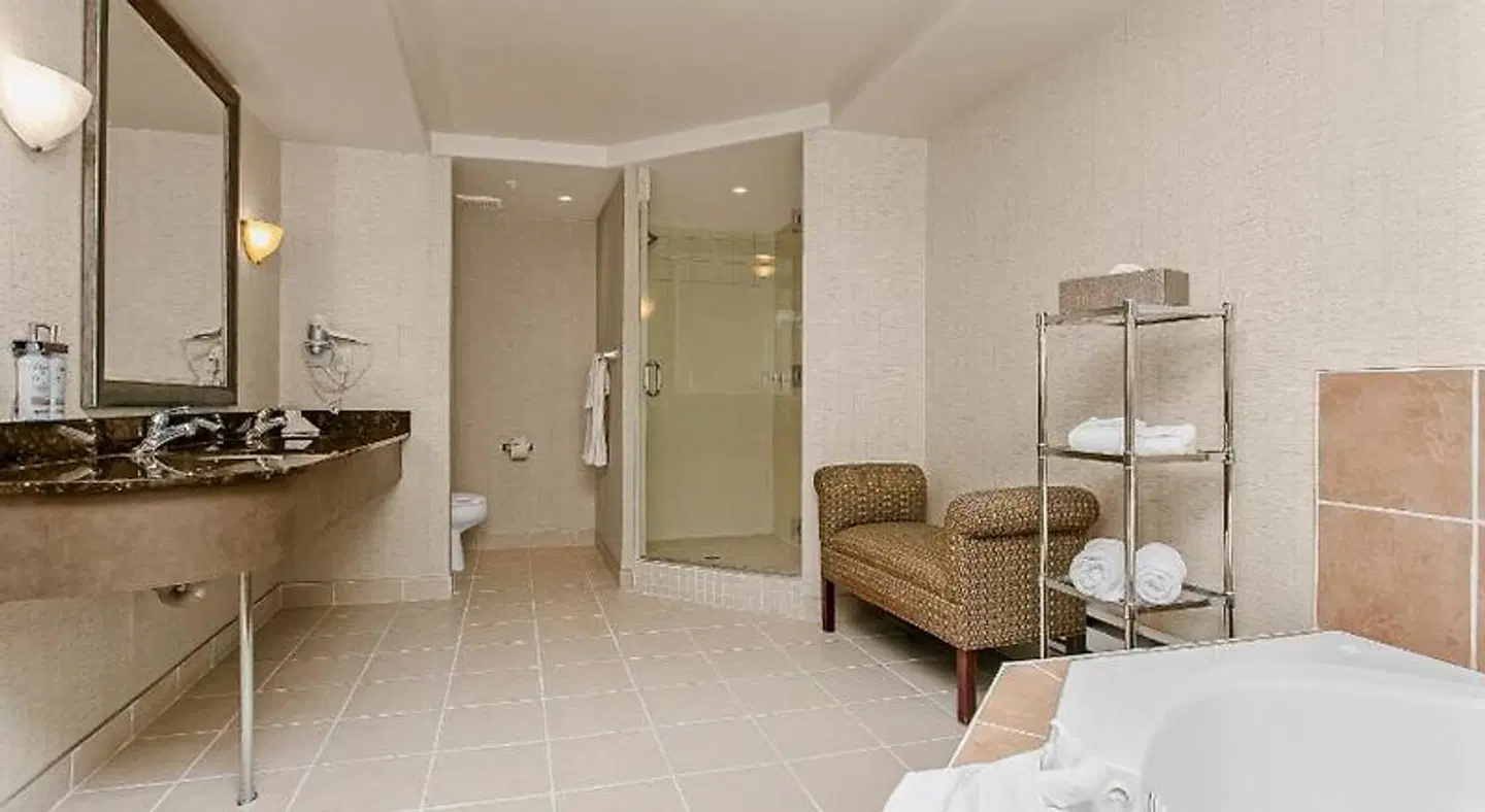 Holiday Inn & Suites Lloydminster by IHG ROOM_EXAMPLE