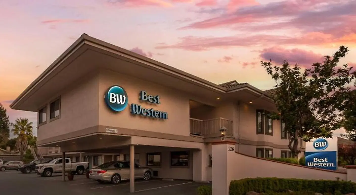 Best Western Inn EXTERIOR