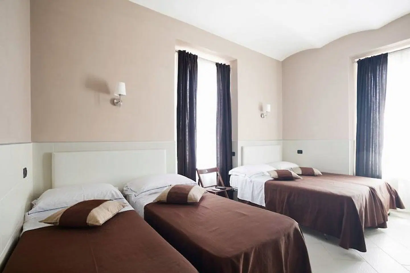 Indipendenza ROOM_EXAMPLE