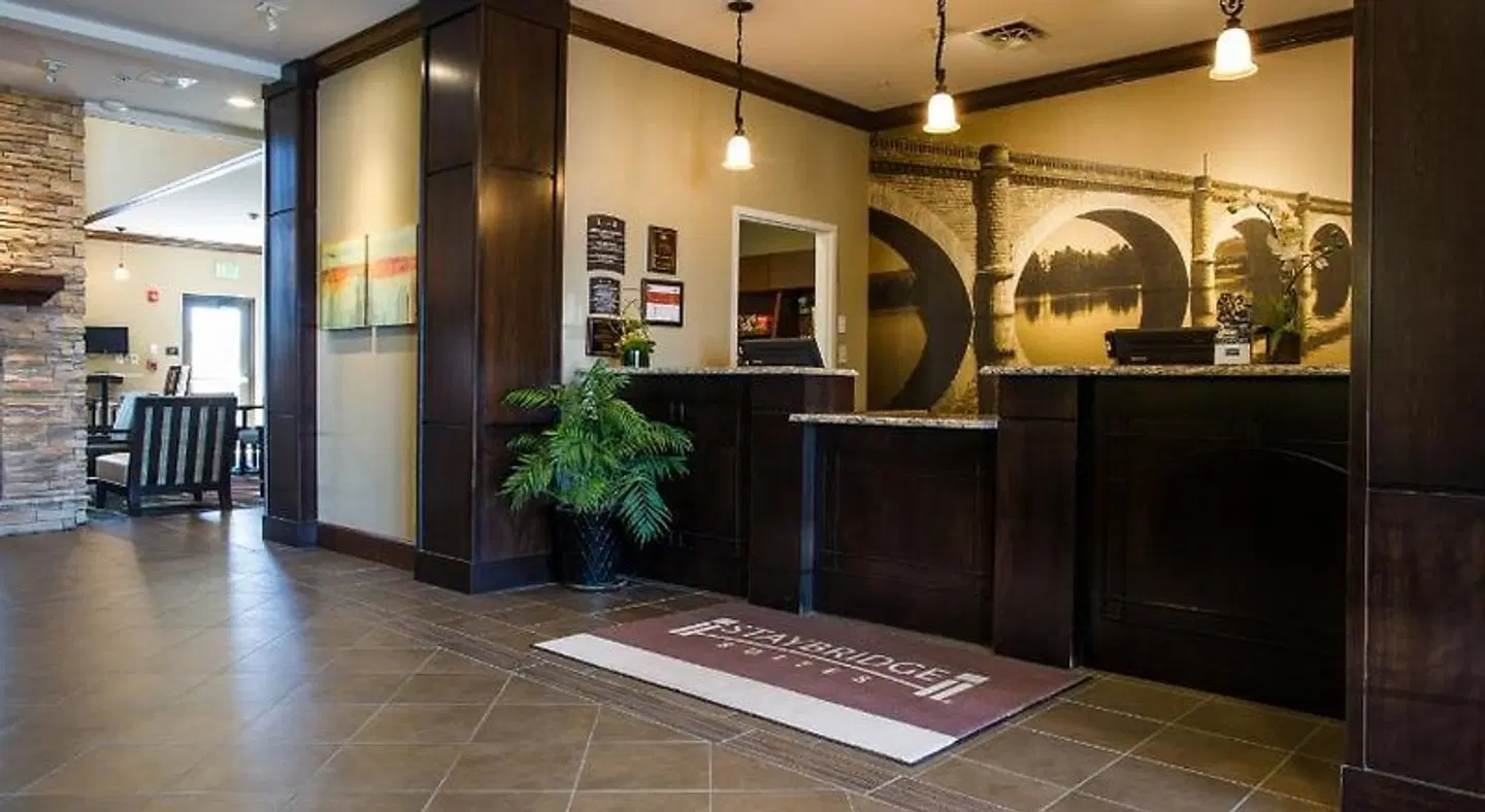 Staybridge Suites Lincoln North East LOUNGE_LOBBY