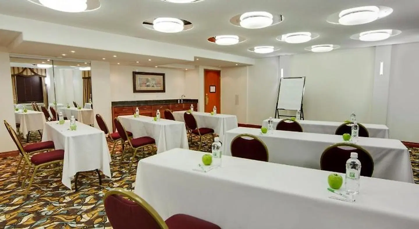 Holiday Inn Calgary Airport by IHG Konferenz