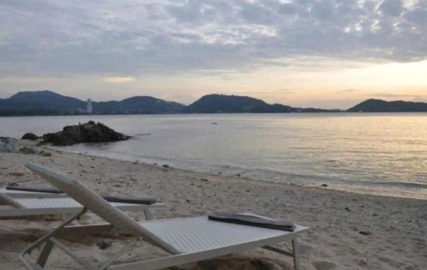 BB Patong Beach House Strand