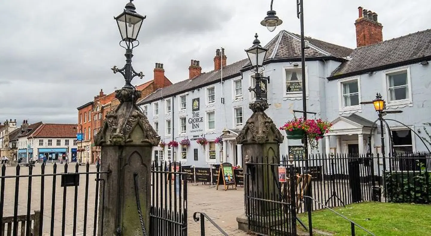 The George Inn EXTERIOR