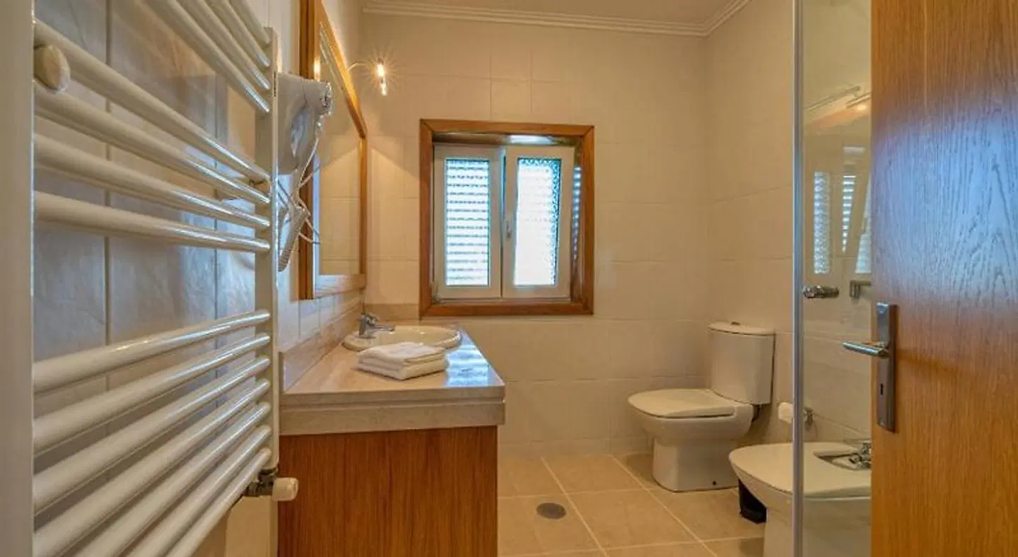 Central Suites Arouca Badezimmer