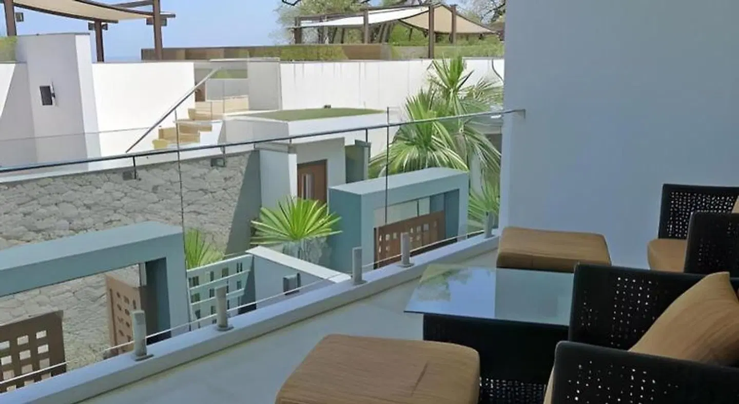 Nchantra Pool Suite Residences EXTERIOR