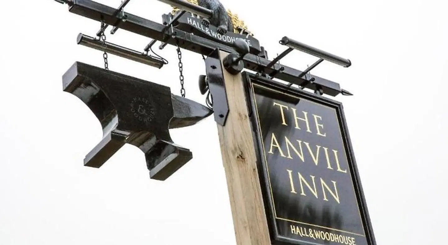 The Anvil Inn EXTERIOR