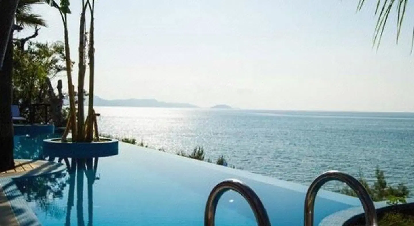 Gloria Maris Hotel Suites and Villa LANDSCAPE