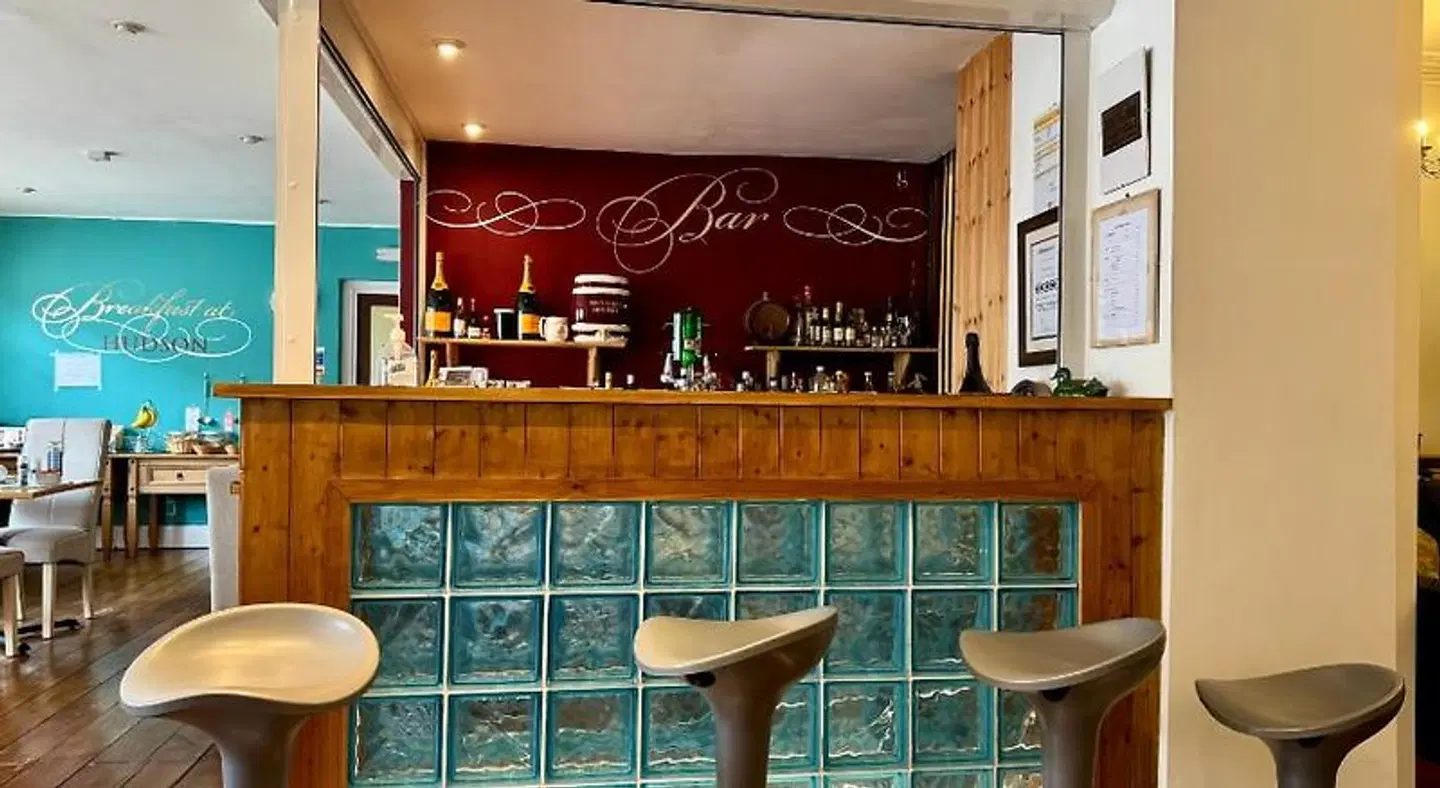 Hudson Bar