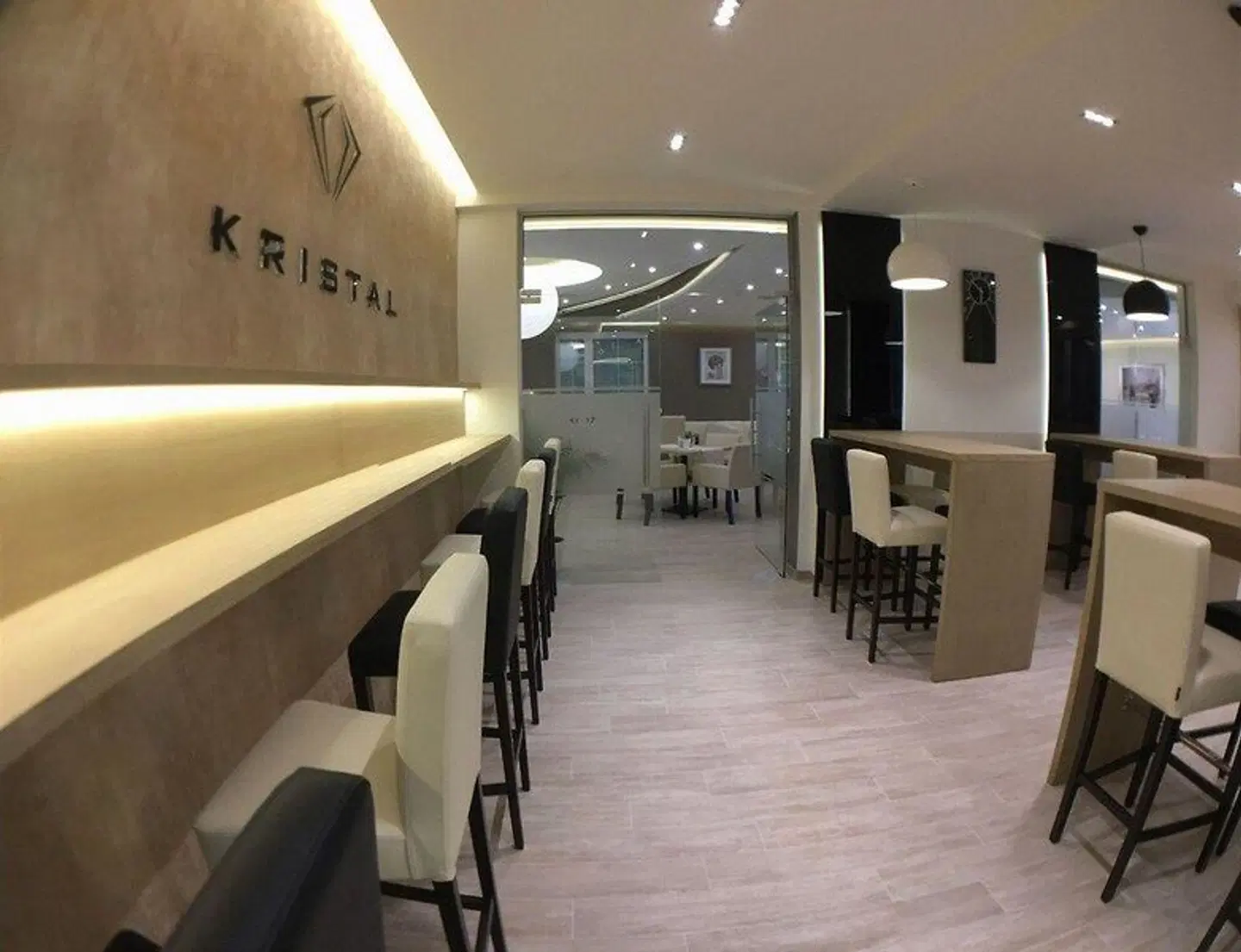 Kristallhotel Fettehenne Bar