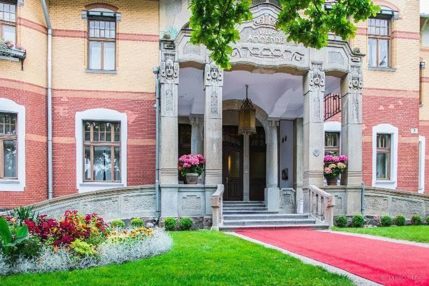 Ammende Villa Hotel & Restaurant EXTERIOR