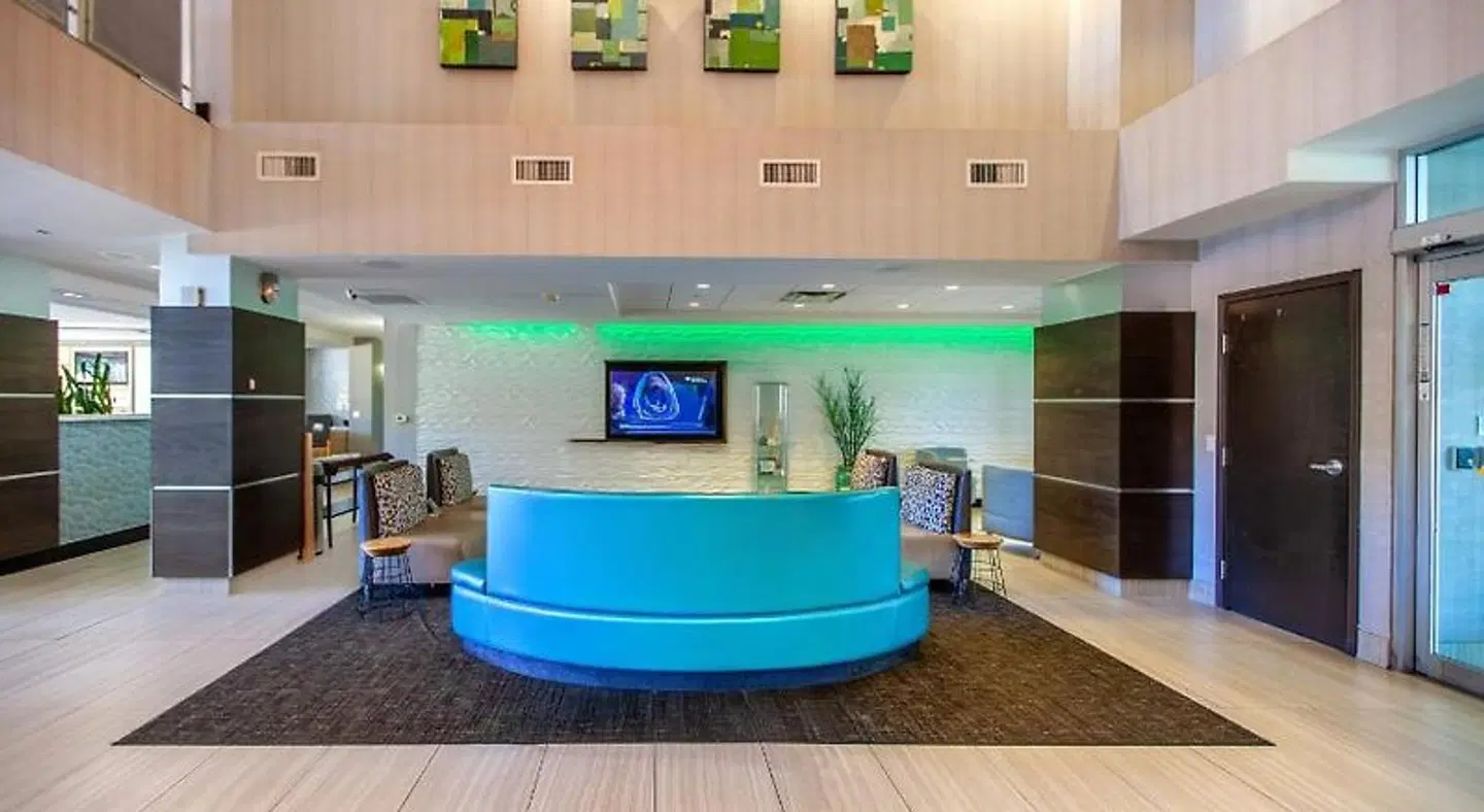 Holiday Inn Hotel & Suites Scottsdale North- Airpark LOUNGE_LOBBY