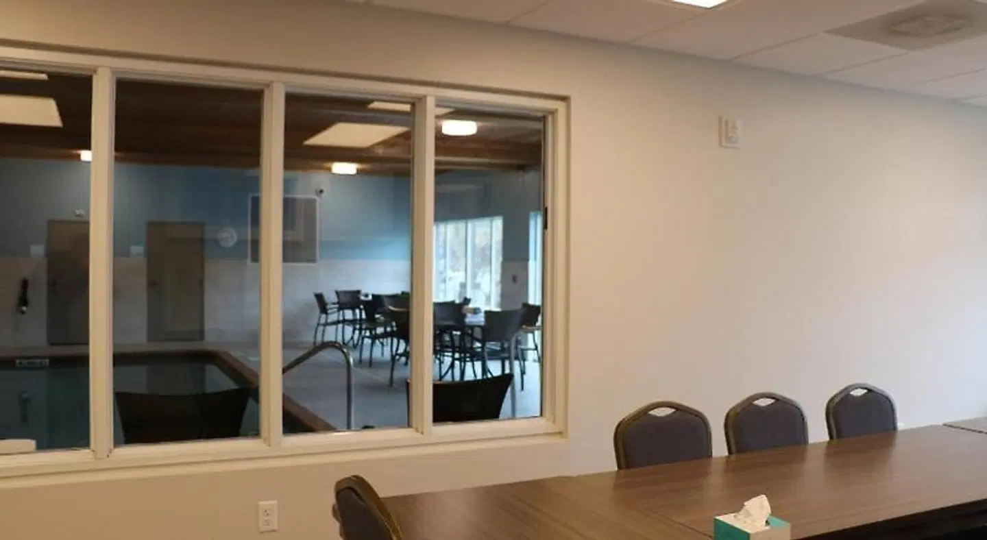 Holiday Inn Express & Suites Marquette by IHG ROOM_EXAMPLE